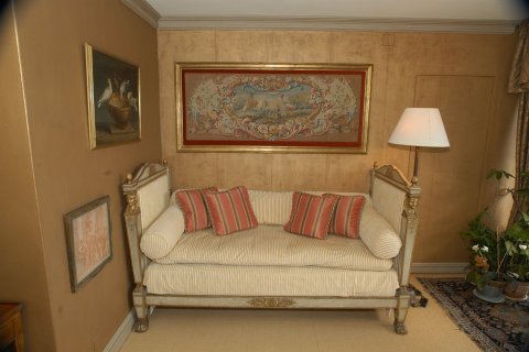 Geneva sitting room with Nureyev's daybed