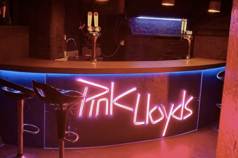 "Pink Lloyd's" nightclub at Voewood House, Norfolk